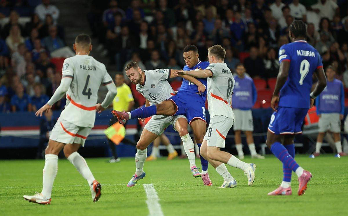 拜仁官方：将在对圣保利赛前为金斯利-科曼举办告别仪式（拜仁官宣：圣保利之战前将为金斯利-科曼举行告别仪式）