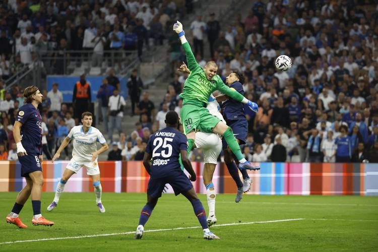 世界男排联赛｜中国队0：3负于加拿大队（世界男排联赛：中国队0-3不敌加拿大队）