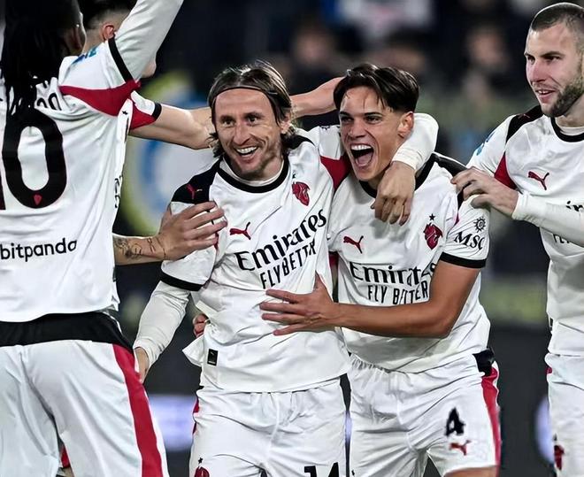 切尔西客战亚特兰大：吉滕斯、若昂-佩德罗首发，内托出战（切尔西做客亚特兰大：吉滕斯、若昂-佩德罗先发，内托披挂上阵）