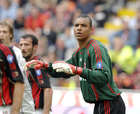 国安凯旋归来！足协杯夺冠背后的故事与战术解析（国安凯旋：足协杯封王幕后故事与战术解码）