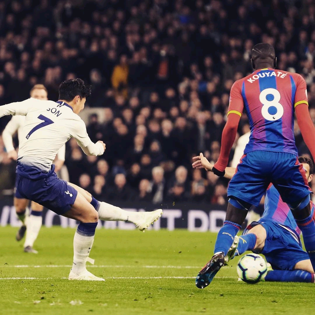 库蒂尼奥为小儿子庆祝生日，一家人身穿他效力过球队的球衣（库蒂尼奥为幼子庆生，全家身穿他曾效力球队球衣）