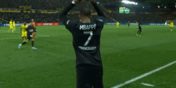 克罗地亚主帅质疑：某些球队没亮眼表现，凭啥分在一档？（克罗地亚主帅发声：表现平平的球队凭什么进第一档？）